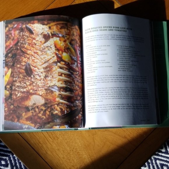Jamie's Essentials Cookbook - Picture 4 of 6